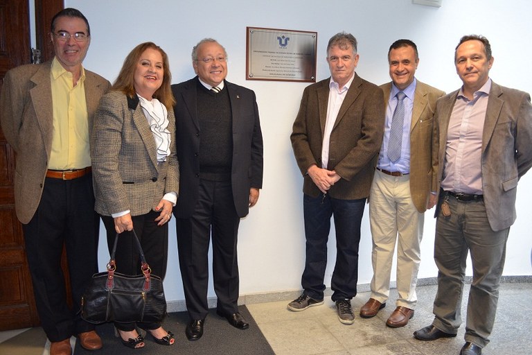 Dirigentes da UNIRIO comemoraram a ampliação da EMC, agora representada pelo Instituto Biomédico, pelo Hospital e pela Unidade (Foto: Comso)