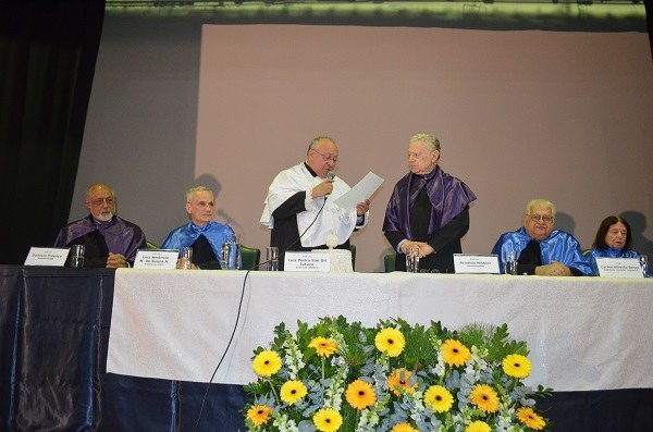 Da esquerda para a direita: Domício Proença; Luiz Amâncio Machado de Sousa Jr.; Luiz Pedro San Gil Jutuca; Arnaldo Niskier; Carlos Alberto Serpa; e Nélida Piñon (Foto: Comso)