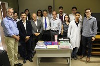 Dirigentes da UNIRIO se reuniram com equipe de oftalmologia nesta terça-feira, dia 13 (Foto: Ebserh/HUGG)
