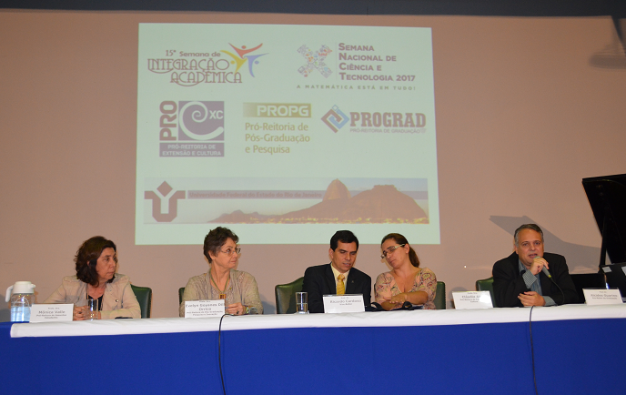 Da esquerda para a direita: Mônica Vale; Evelyn Orrico; Ricardo Cardoso; Claudia Aiub; e Alcides Guarino (Foto: Comso)