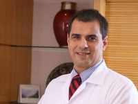 Clínico e comentarista de saúde Luis Fernando Correia ministra aula inaugural na Escola de Medicina e Cirurgia