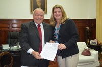 Reitor assina acordo de cooperação entre UNIRIO e Inca