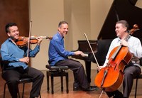 Série Vitrine Musical apresenta Trio Corcovado