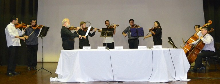 Camerata de Cordas da UNIRIO se apresentou no evento (Foto: Comso)