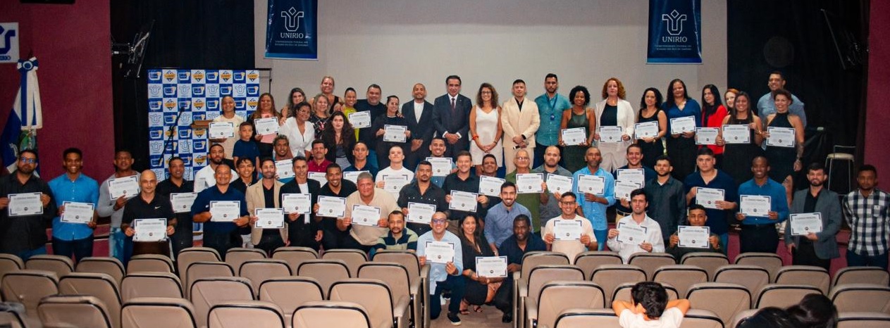Equipe reunida (Foto: Divulgação)