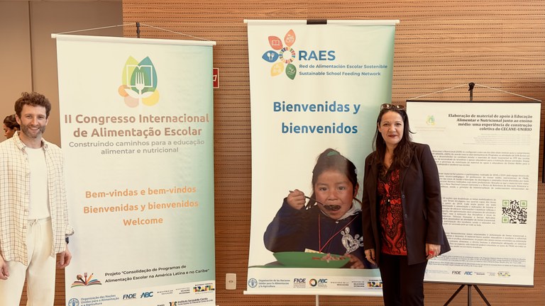 Professores Michel Mocelin e Alessandra Pereira durante o II Congresso Internacional