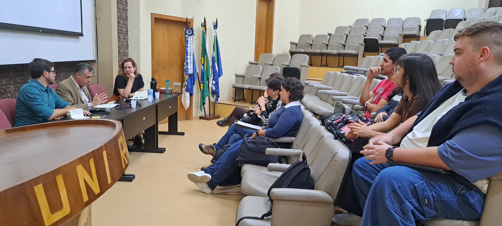 Conversa com estudantes IB