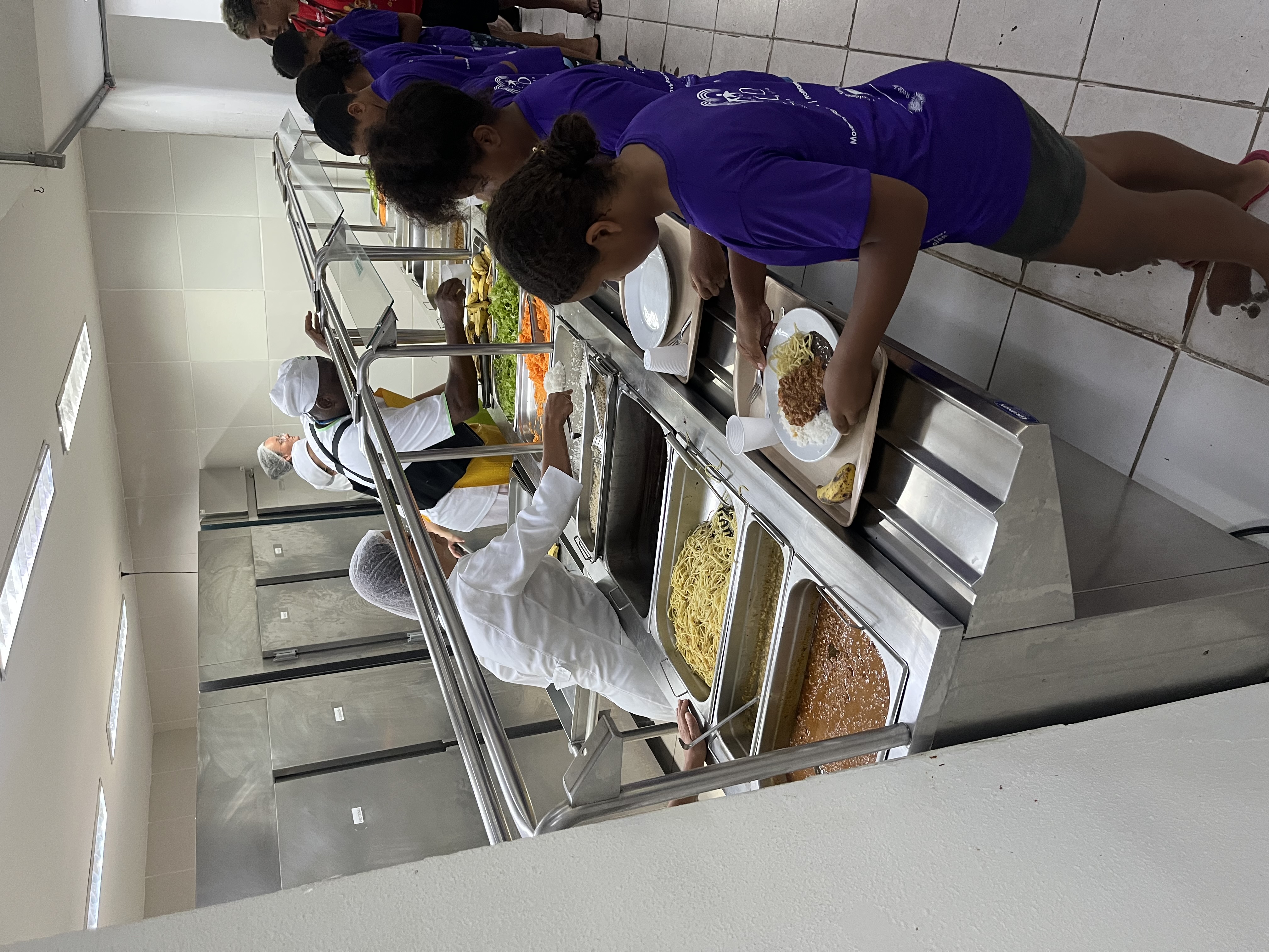 Crianças almoçaram no Restaurante-Escola (Foto: Comso/UNIRIO)