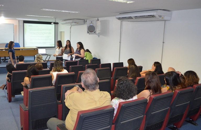 Bolsistas do projeto 'Educação do Campo' se apresentam durante a Jedi (Foto: Comso)