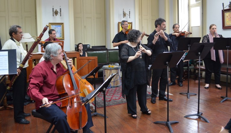 Grupo interpretou obras de Vivaldi, Telemann, Handel e Monteverdi (Foto: Comso)