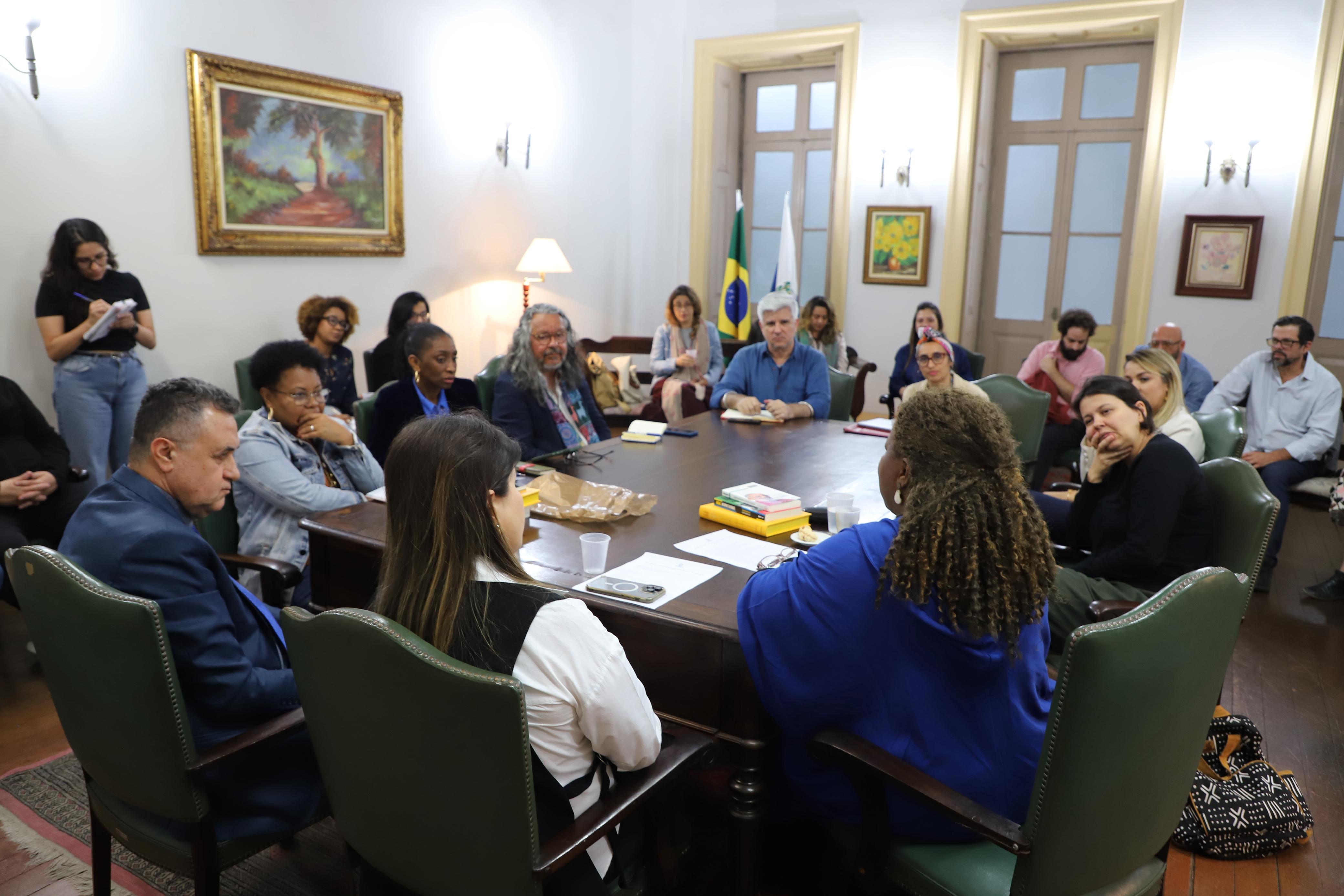 Participantes debateram sobre atuação da Universidade em projetos ligados aos direitos humanos (Foto: Raul Lansky/MDHC)
