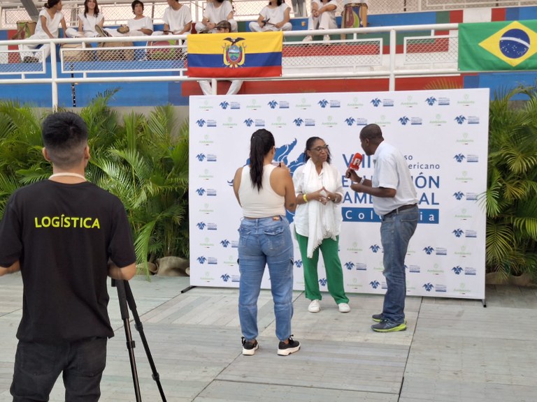 Claudia em congresso na Colômbia, em 2024 (Foto: Divulgação)