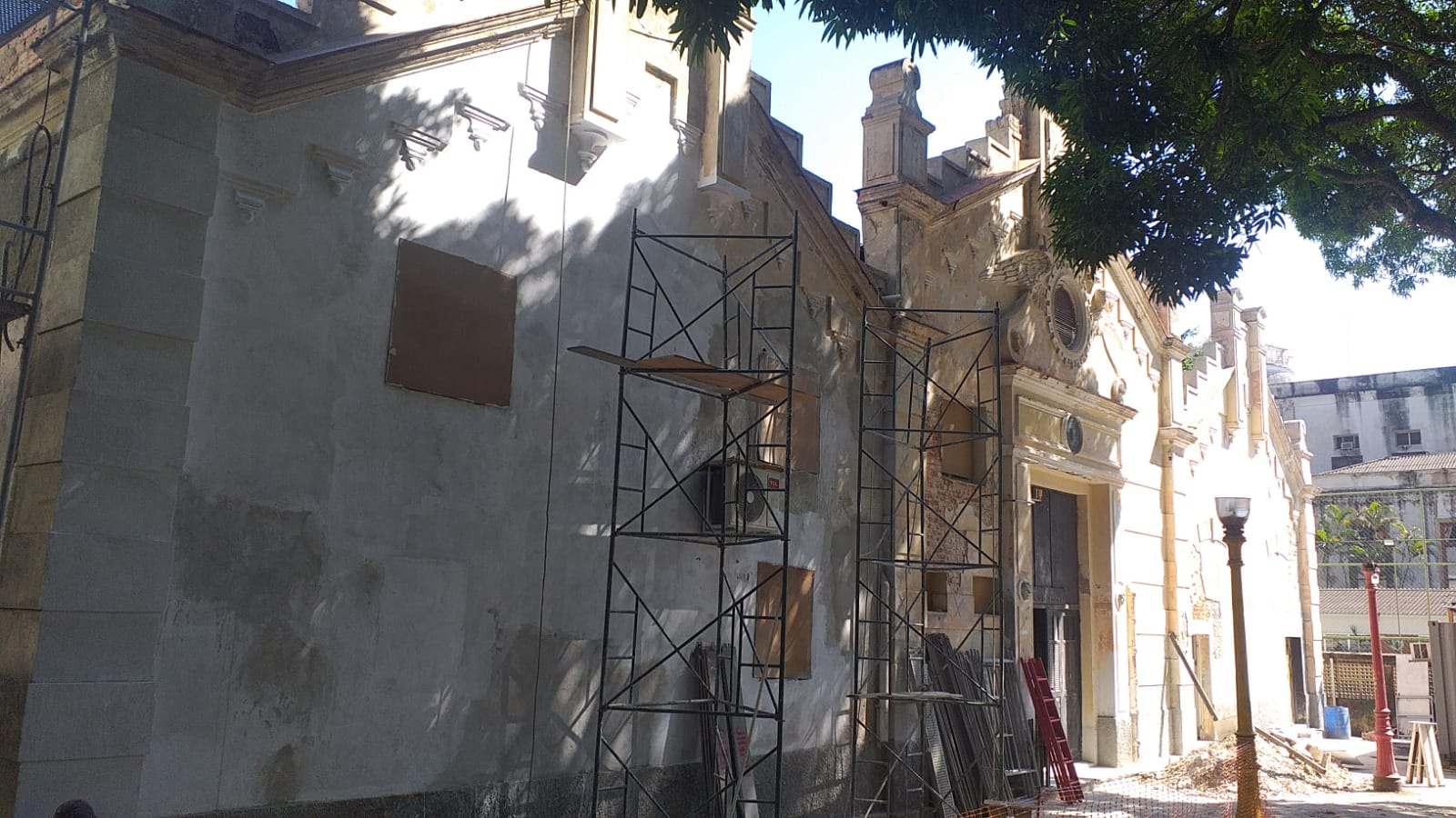 Obra de restauração no Centro de Letras e Artes (CLA)