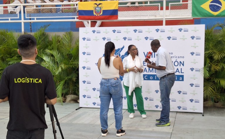 Claudia em evento na Colômbia, em 2024 (Foto: Divulgação)
