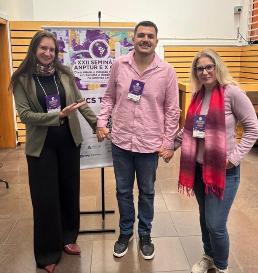 Da esquerda para a direira: Christianne Luce Gomes, coordenadora no projeto; Pablo Henrique de Oliveira Moreira, pesquisador no projeto; Joice Lavandoski; vice-coordenadora no projeto (Foto: Divulgação)
