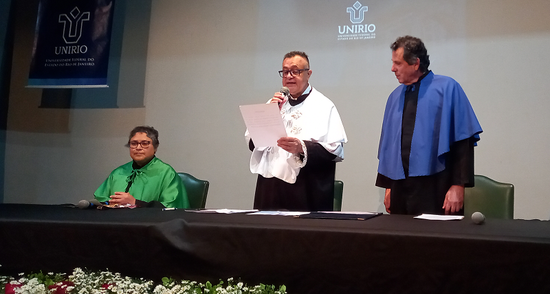 Mesa título honoris causa Violeta de Gainza