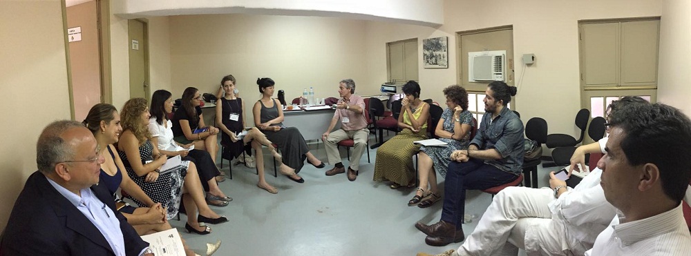 Estudantes de Harvard conversam com professores da UNIRIO e da USP, e com o deputado Jean Wyllys (Foto: PPGHIV/HV)