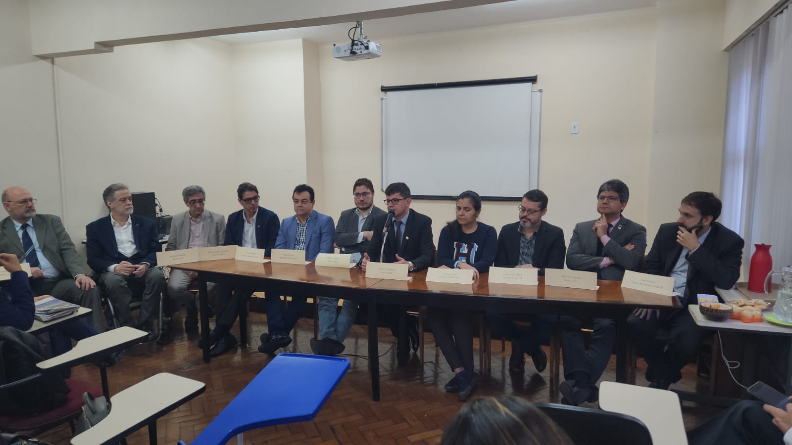 Representantes das instituições que compõem o Friperj reunidos na última sexta-feira (7) 