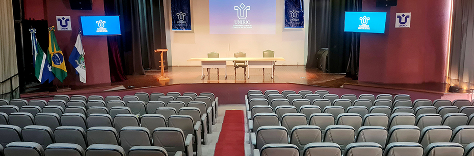 Imagem geral do Auditório Vera Janacópulos