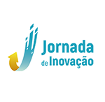 Jornada de Inovação Marca gráfica da Jornada de Inovação. À esquerda, seta em gradiente amarelo e laranja apontando para cima, integrada a linhas azuis ascendentes com pequenos quadrados, simbolizando crescimento e tecnologia. À direita, texto em azul: 'Jornada de Inovação'.