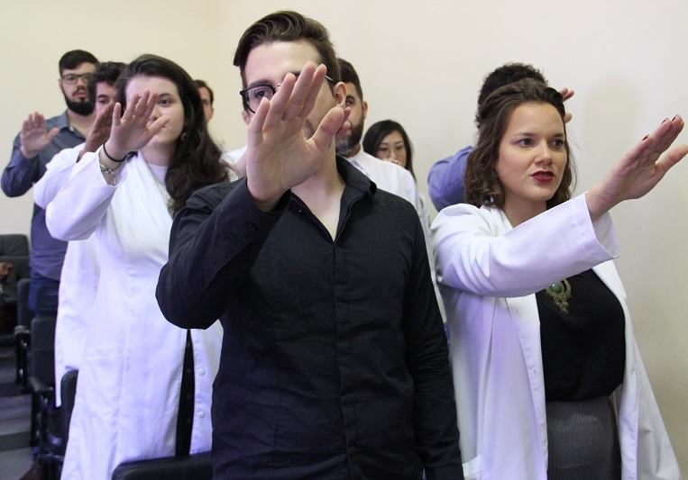 EMC antecipa formatura em virtude do Programa Mais Médicos