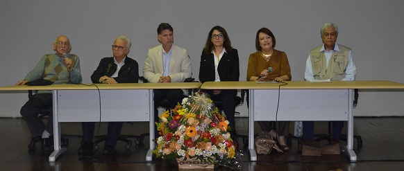 Da esquerda para a direita: Waldemar Zusman, José de Matos, Diógenes Pinheiro, Helena Uzeda, Ana Lúcia Pires e Neilton Dias (Foto: Comso)