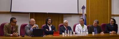 Autoridades da UNIRIO participam da abertura da aula inaugural (Foto: Comso)