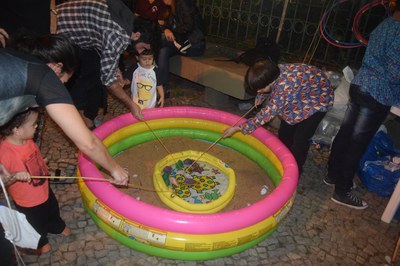Projeto “Praias cariocas: instrumento para a conscientização ambiental no ensino” montou uma pescaria com animais da costa fluminense (Foto: PROEXC)