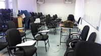 Iniciado reparo das carteiras da sala A-701