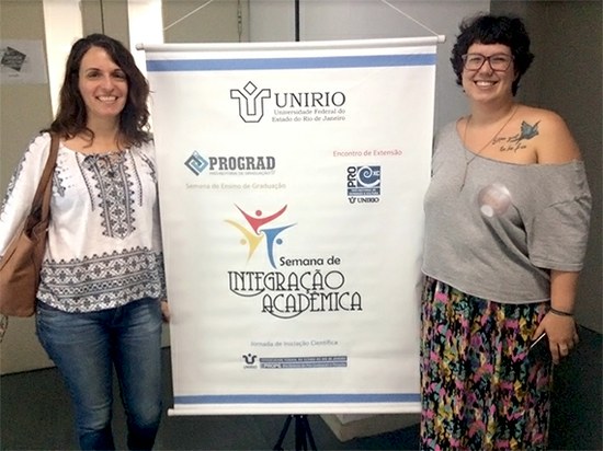 Professora Adriana Hoffmann (à esquerda) e a aluna Sara Souza (Imagem: Comso)