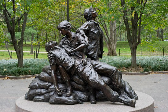 Escultura 'Vietnam Women’s Memorial', de Glenna Goodacre, foi uma das obras analisadas no trabalho (Foto: Divulgação) Escultura 'Vietnam Women’s Memorial', de Glenna Goodacre, foi uma das obras analisadas no trabalho (Foto: Divulgação)