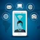 Ao centro a imagem de um celular com um homem na tela e o sinal de wi-fi sobre sua cabeça. Ao redor do celular cinco símbolos, representando o globo terrestre, um envelope de carta, um computador, um arroba e uma máquina de fotografia.
