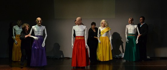 Para a psicóloga que acompanha o grupo, a obra de Machado, escrita no século XIX, permanece atual (Foto: Comso) Para a psicóloga que acompanha o grupo, a obra de Machado, escrita no século XIX, permanece atual (Foto: Comso)