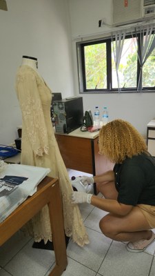 Dina Sfat_5