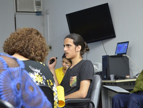 Bolsista Gabriel Martinez apresenta o projeto 'Argonautas' (Foto: Comso) Bolsista Gabriel Martinez apresenta o projeto 'Argonautas' (Foto: Comso)