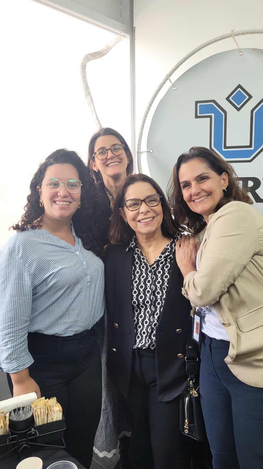 Café da manhã reúne Presidente da Capes com Coordenadora do PPGBMC e Pró-Reitora de Inovação e Pesquisa