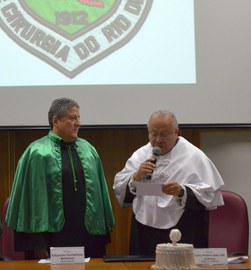 Docente Eduardo Pamplona Bethlem, da Escola de Medicina e Cirurgia, recebe título de professor emérito