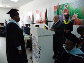 Universidade de Moçambique forma primeira turma em âmbito de convênio internacional com a UNIRIO