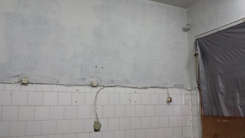 Equipe de manutenção do IB inicia recuperação da sala A-706 (Secretaria do DCM)