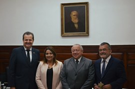 UNIRIO sedia 13° Encontro do IESALC/Unesco