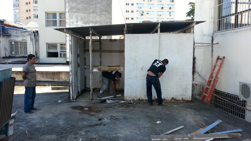 Removida "casinha" da futura quadra de esportes do IB