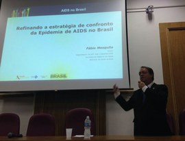 Diretor do Ministério da Saúde visita HUGG e ministra aula inaugural do PPGHIV/HV