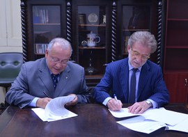 Reitor da Universidade de Bolonha visita UNIRIO para ampliação de cooperação internacional