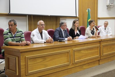 Mesa solene (Foto: HUGG)
