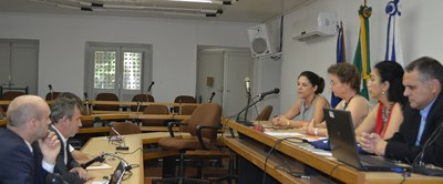 Representantes do Consulado  Francês na UNIRIO (Foto: Comso)