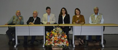 Da esquerda para a direita: Waldemar Zusman, José de Matos, Diógenes Pinheiro, Helena Uzeda, Ana Lúcia Pires e Neilton Dias (Foto: Comso)