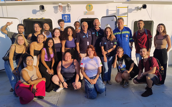 Estudantes da UNIRIO fazem visita técnica a navio oceanográfico