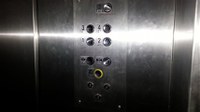 Recuperados botões do elevador do Bloco D