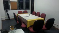Reorganizado o espaço da sala de reuniões (A-206)