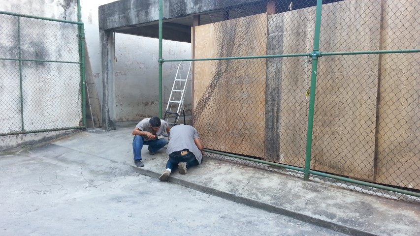 Iniciada a remoção das grades do estacionamento coberto